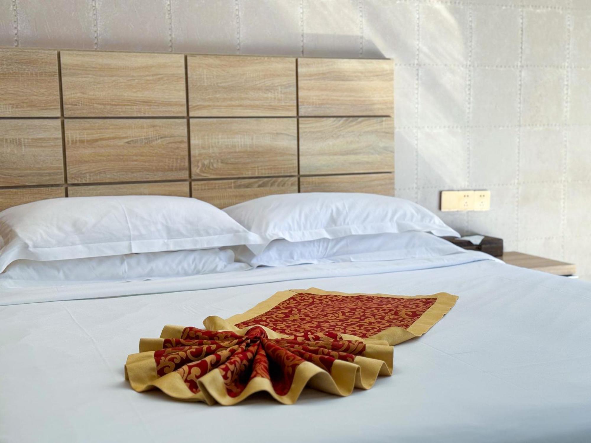 Barry Boutique Hotel Sanya Exterior foto